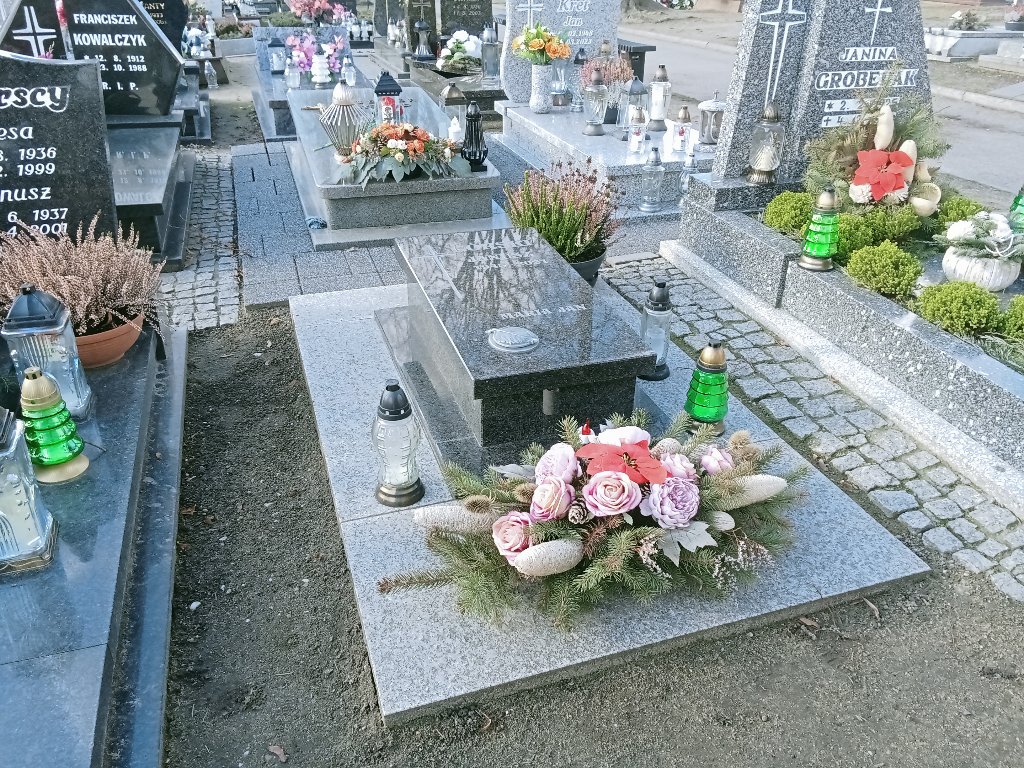 Grób Janusz Górski