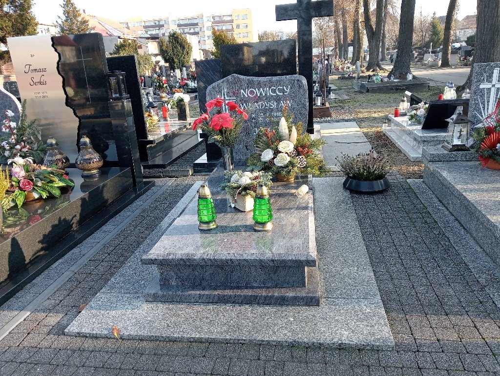 Grób Władysław Nowicki