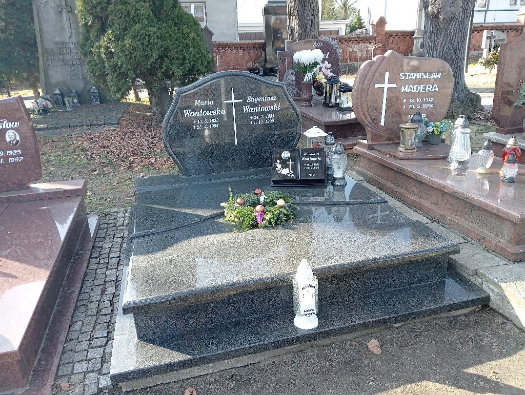 Grób Romuald Waniowski
