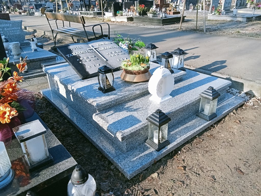Grób Julia Taradejna